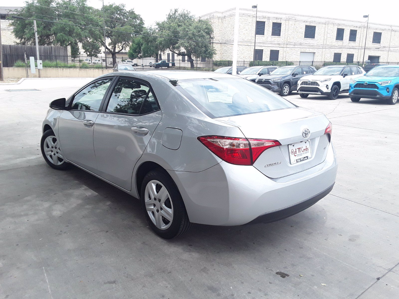 Pre-Owned 2018 Toyota Corolla LE 4dr Car in San Antonio #302205A | Red ...